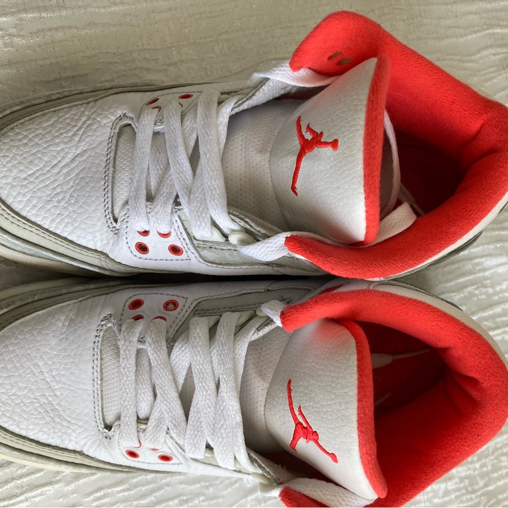Jordan Kids White and Red Sneakers - Picture 4 of 8